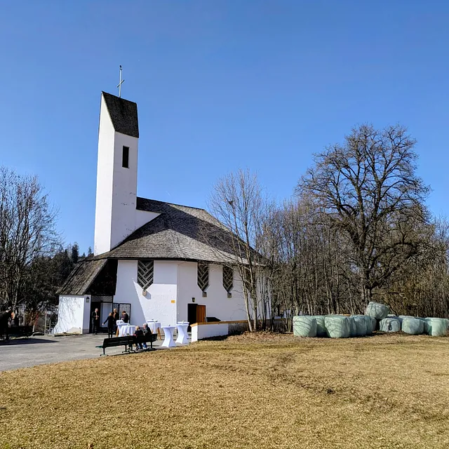 Christuskirche von außen vor der Amtseinführung